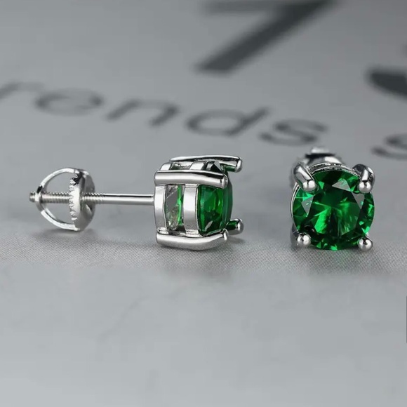 8mm CZ Emerald Green Screw Back Stud Earrings - Picture 3 of 3
